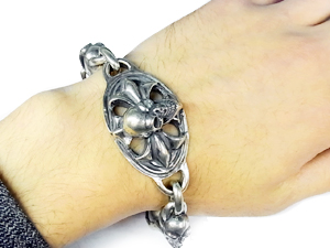 SKULL ON CROSS OVAL WITH 4 SKULLS BRACELET~: REALDEAL Blog